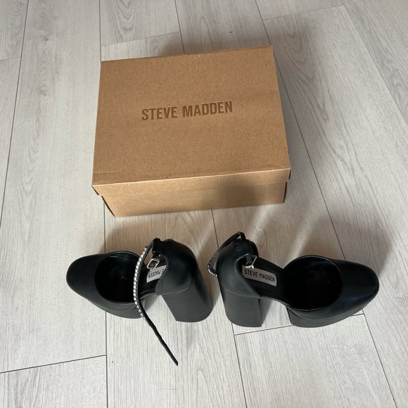 Steve Madden Black Leather Chunky Heels - Picture 13 of 14
